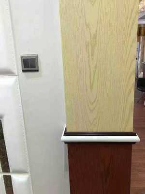 竹木纤维集成墙面与无缝墙布的完美混搭 现代家居装修新思路